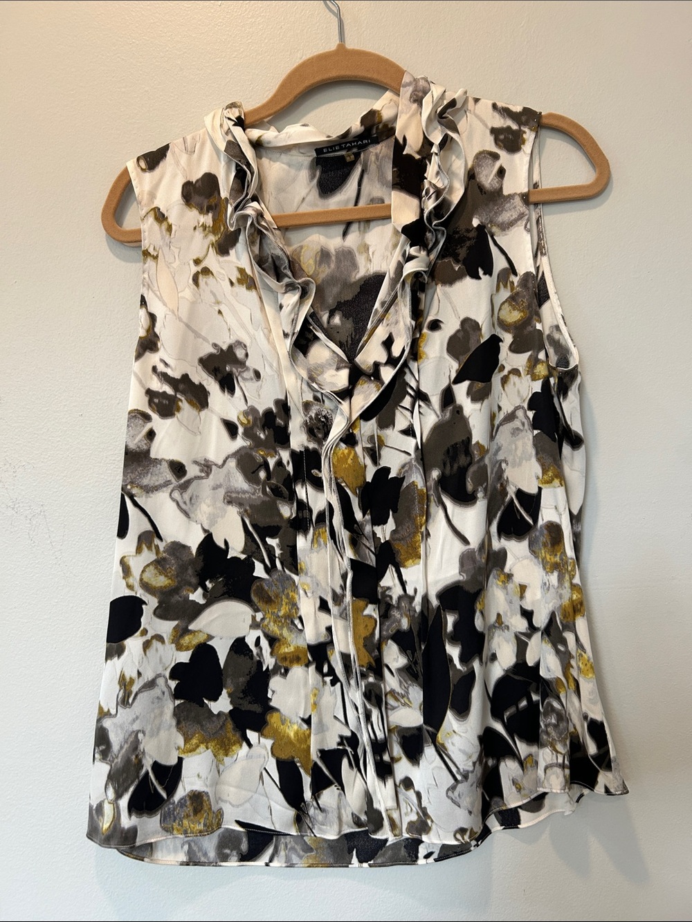 Elie Tahari White Floral Ruffle V-Neck Sleeveless Tank with Gold Accents